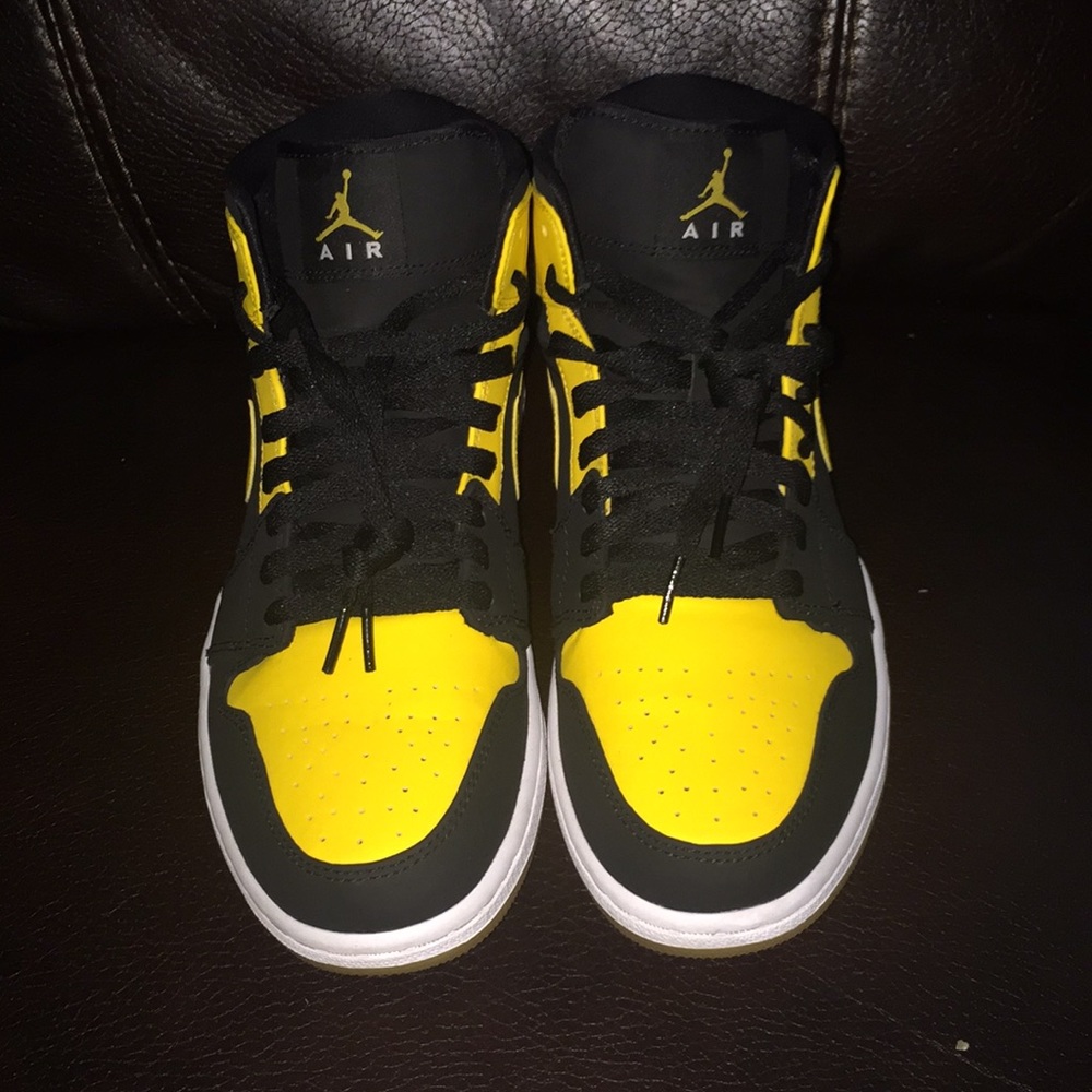 jordan 1 retro mid “new love”